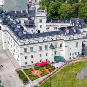 PASLAPTINGASIS VILNIUS: VALDOVŲ RŪMAI, POŽEMIŲ PASLAPTYS IR KALĖDŲ MAGIJA